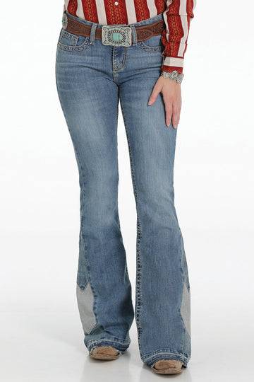Cruel Women's Light Stonewash Slim Fit Hannah Flare Jeans