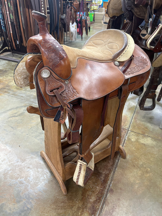 Used Hereford/TexTan Roper Saddle, 16" Seat