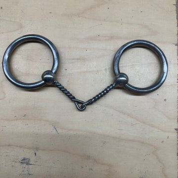 Mslash Bar Twisted Wire Loose Ring