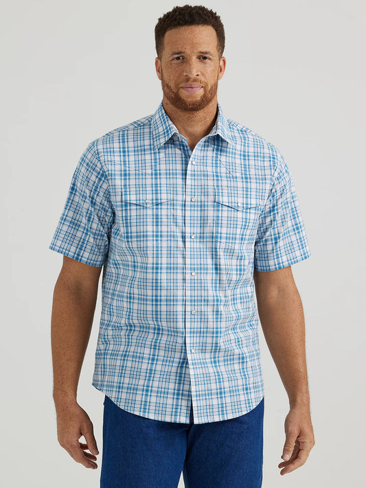 Wrangler Men's Wrinkle Resist Bass Blue Plaid Short Sleeve Snap Shirt