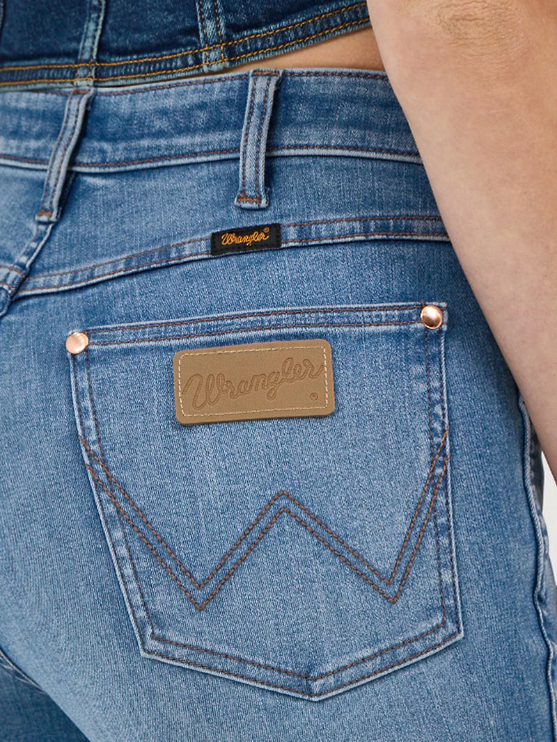 Wrangler X Lainey Wilson Boot Huggers Blue Wash Jeans