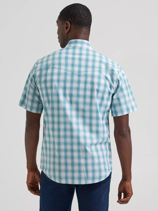 Wrangler Men's  Wrinkle Resist Short Sleeve Western Snap Pale Teal Plaid Shirt