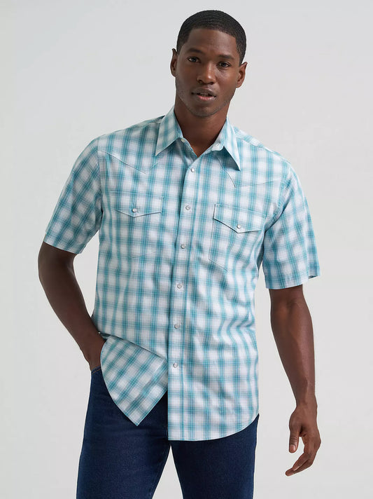 Wrangler Men's  Wrinkle Resist Short Sleeve Western Snap Pale Teal Plaid Shirt