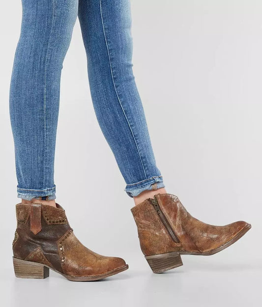 Circle G Women's Star Inlay & Studs Ankle Boot