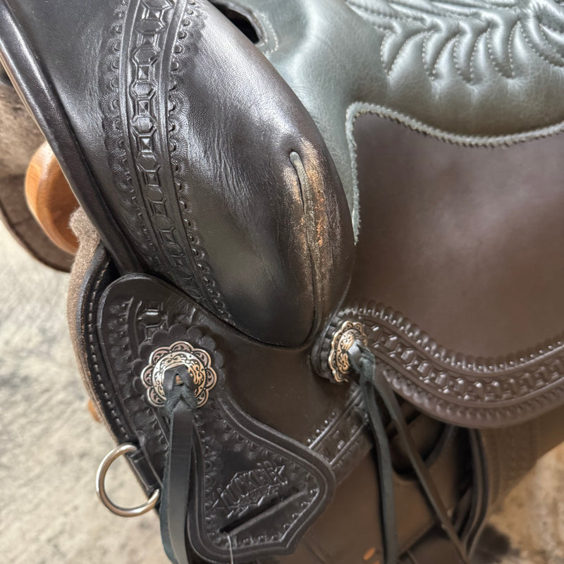 Tucker 377 Heritage Old West Black Saddle, 17.5" Wide (Demo)