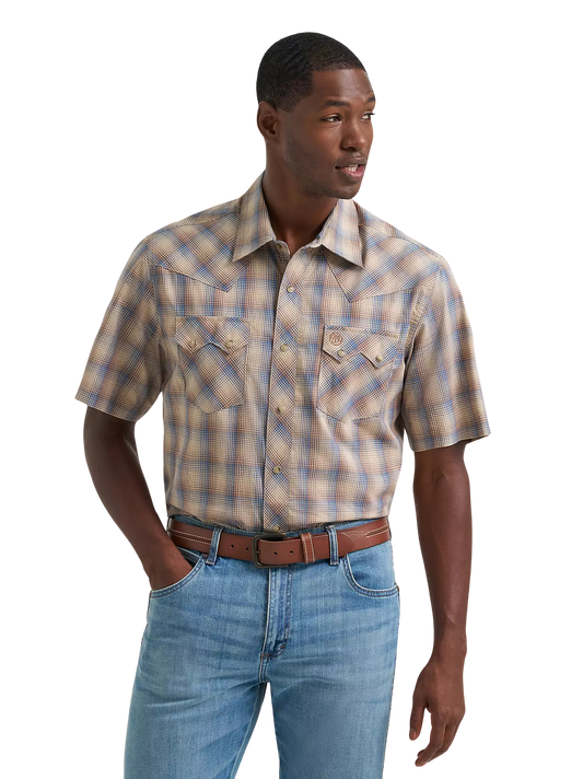Wrangler Men's Retro Short Sleeve Sawtooth Pocket Western Snap Shirt