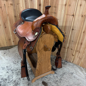 Used Circle Y Flex2 Park and Trail Saddle, 17" Seat