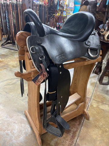 Used Kuda Trail Saddle, 16.5" Seat
