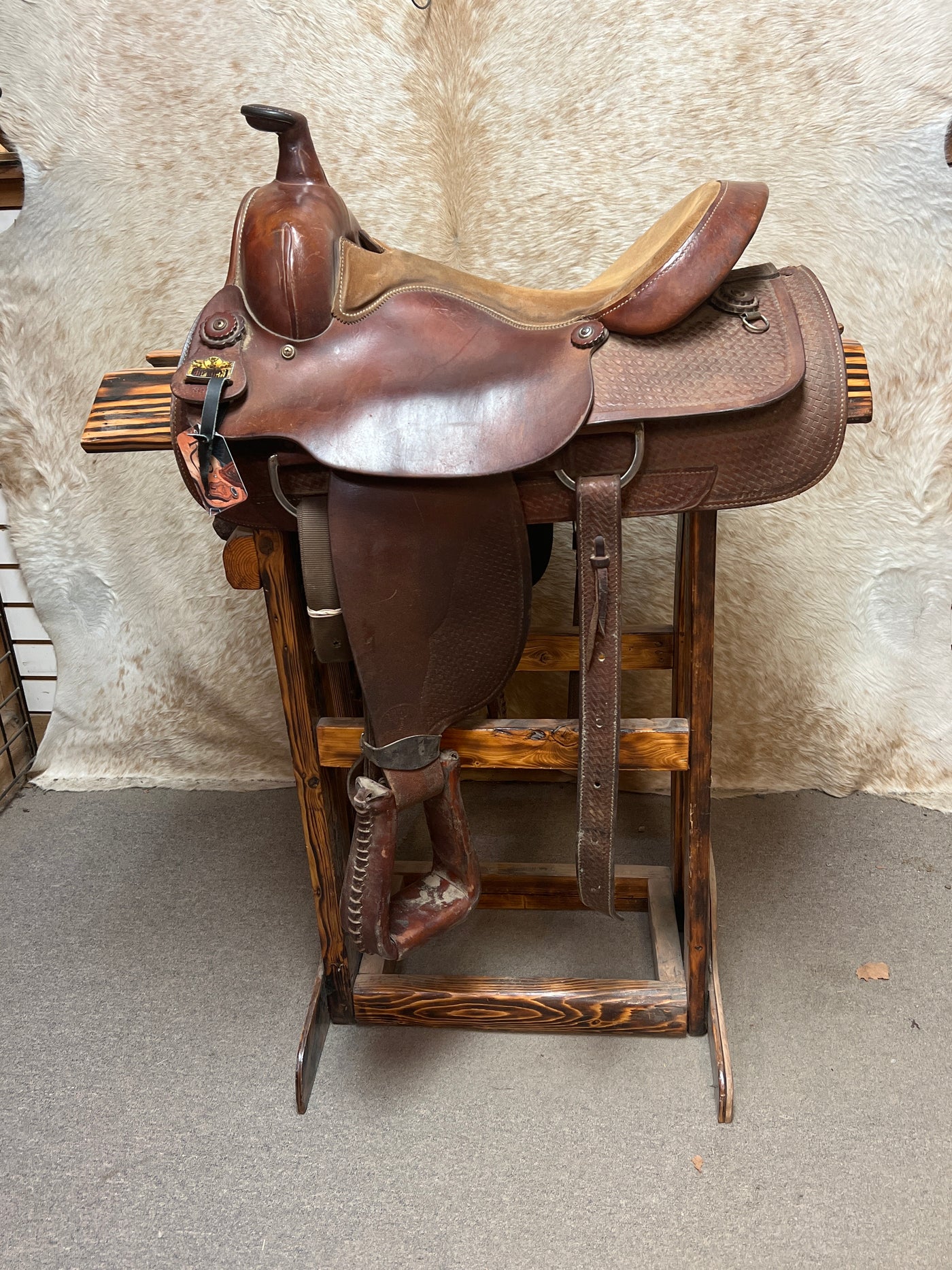 Used Big Horn Roper, 16"