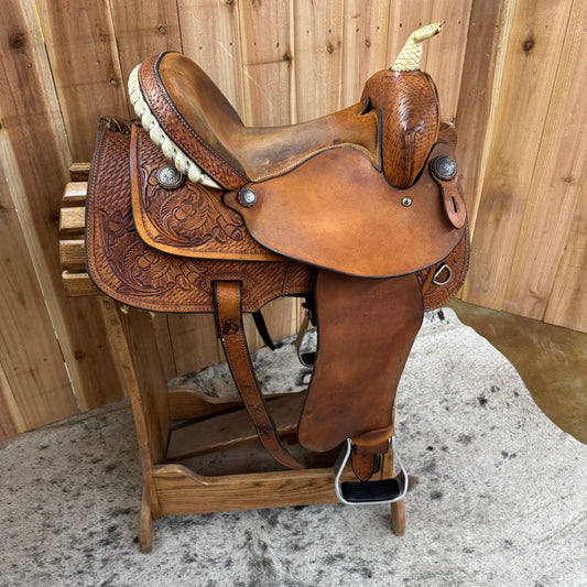 Used No Maker Barrel Saddle, 13.5" Seat