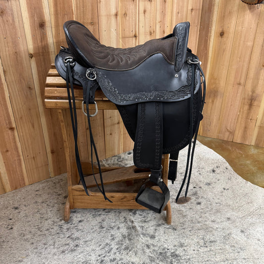 Tucker River Plantation Heritage Trail Saddle, 17.5" Seat (Demo)