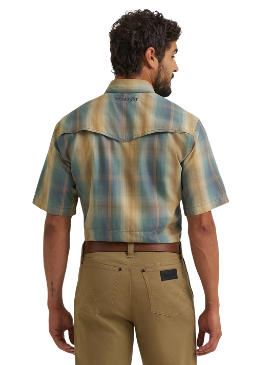Wrangler All Terrain Gear Men's Performance Plaid Short Sleeve Snap Shirt