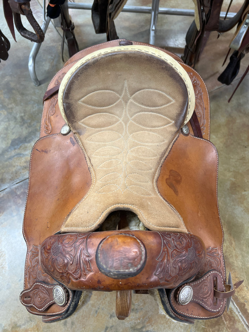 Used Hereford/TexTan Roper Saddle, 16" Seat