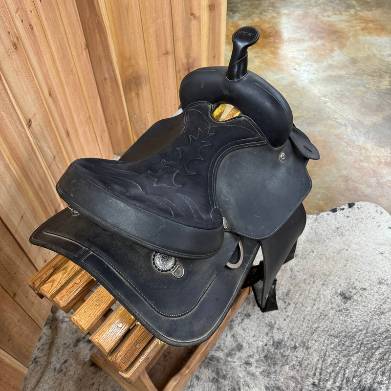 Used Wintec Pleasure/Trail Saddle, 15.5" Seat