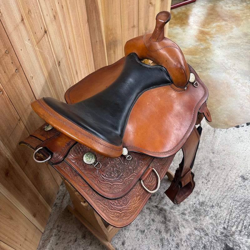 Used Circle Y Flex2 Park and Trail Saddle, 17" Seat