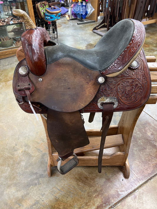Used Hereford/TexTan Barrel Saddle, 15" Seat