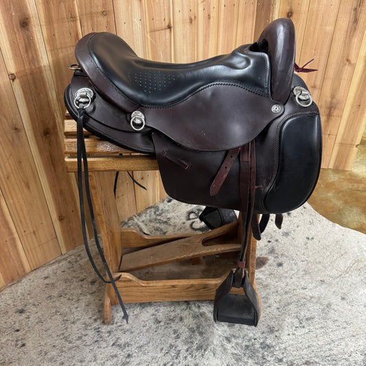 Tucker Horizon Nomad Endurance Trail Saddle, 17.5" Seat (Demo)