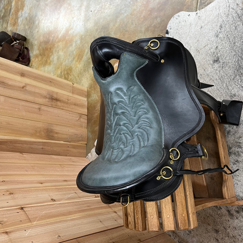 Tucker Heritage River Plantation Saddle, 17.5" Seat (Demo)