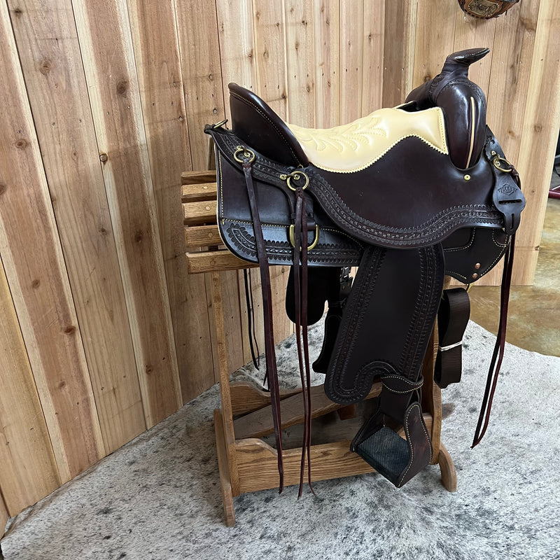 Tucker Heritage Cheyenne Trail Saddle, 16.5" Seat (Demo)