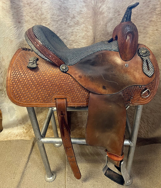 Used Nash Barrel Saddle, 15."