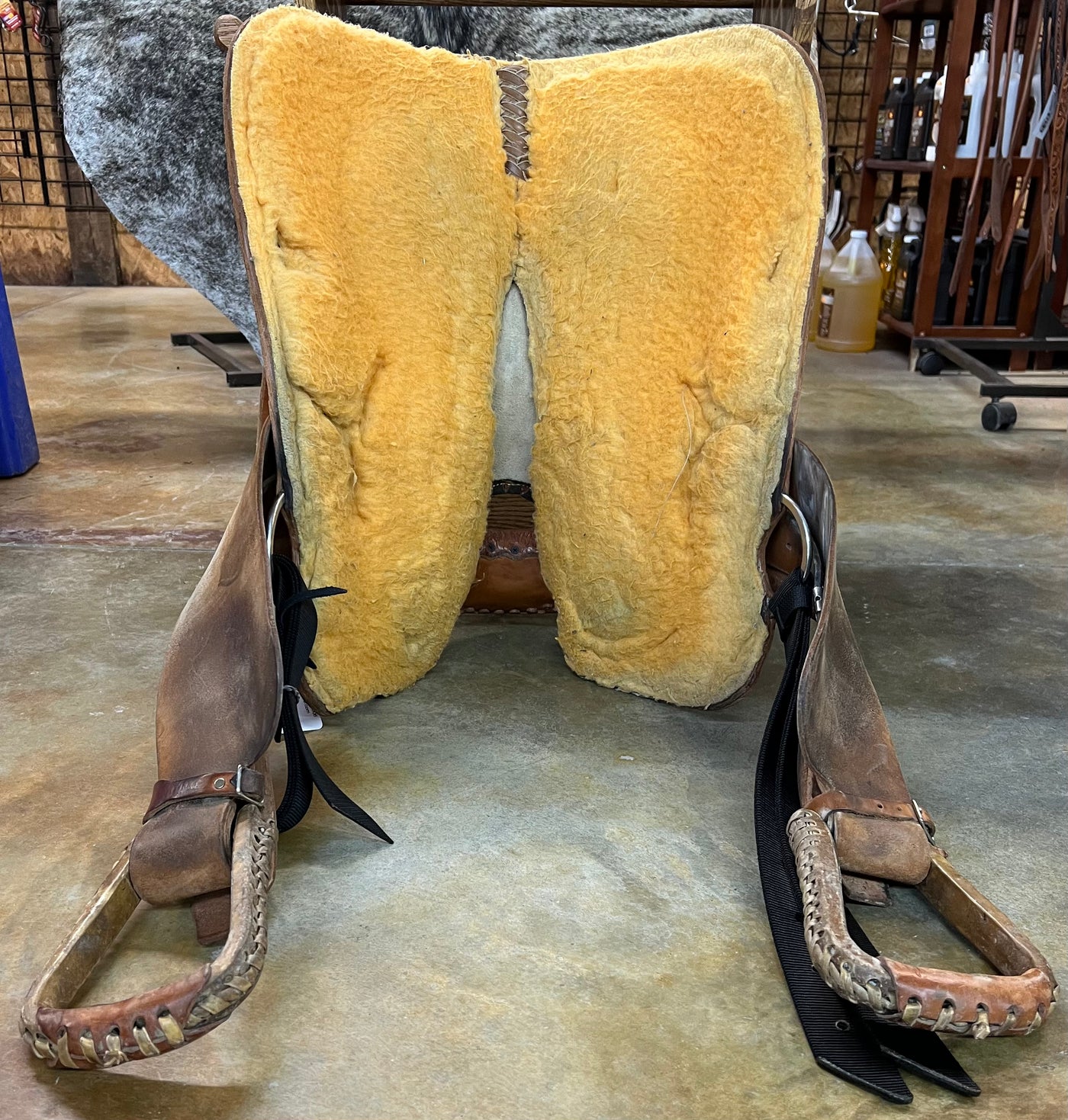 Used Barrel Saddle, 14"