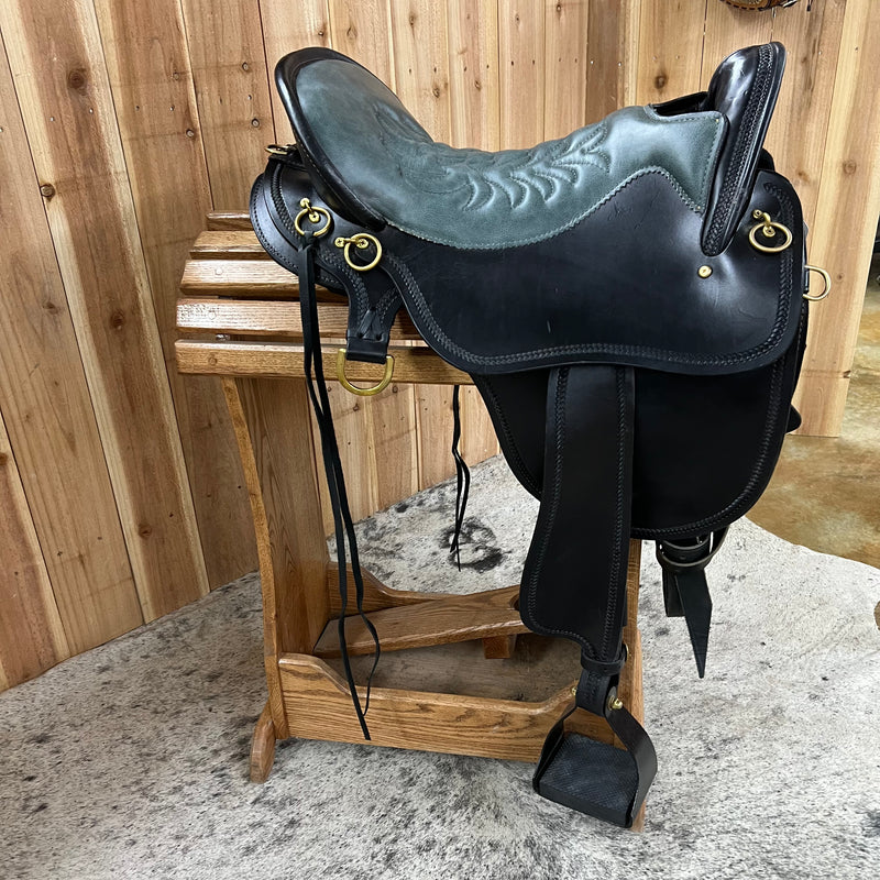 Tucker Heritage River Plantation Saddle, 17.5" Seat (Demo)