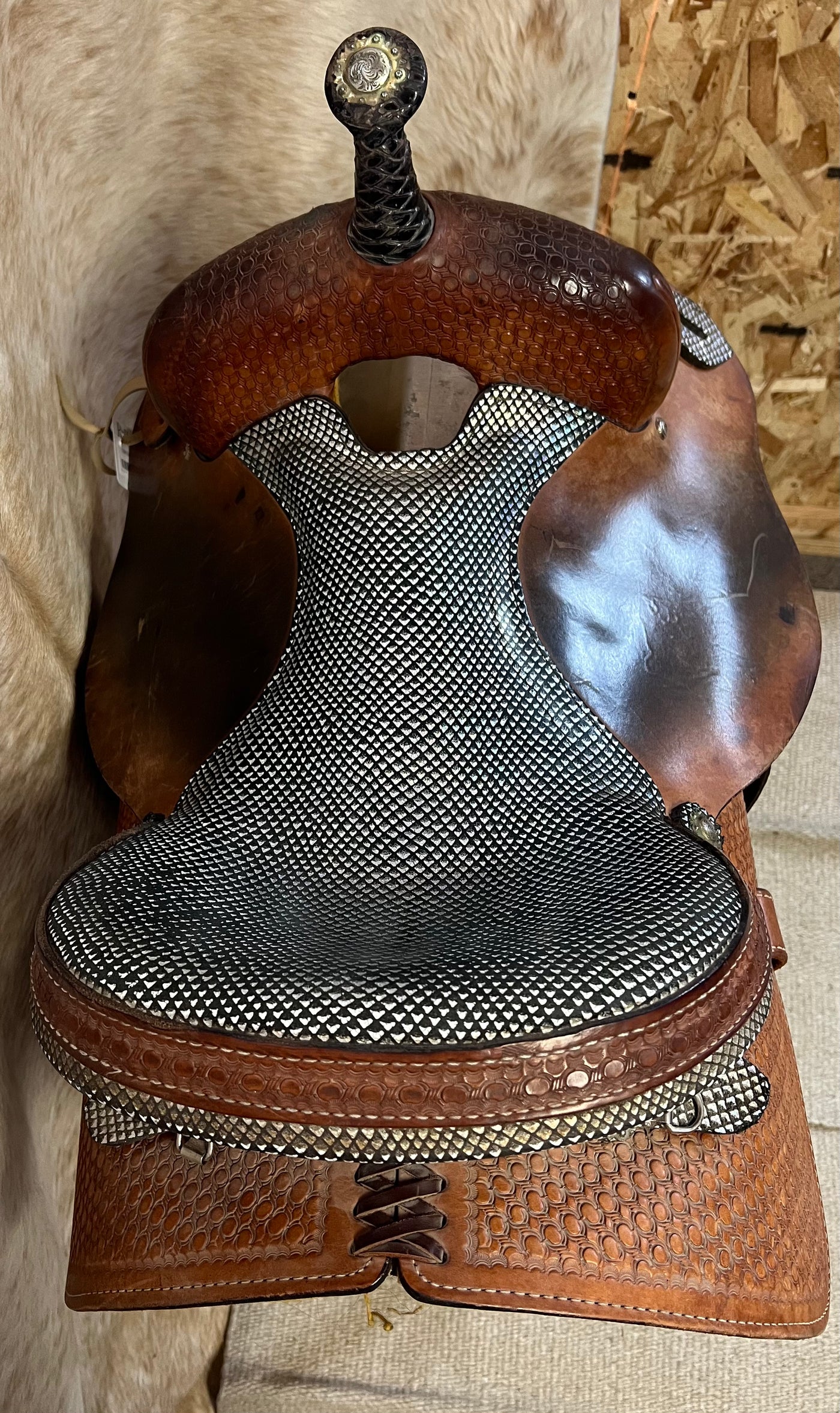 Used Nash Barrel Saddle, 15."