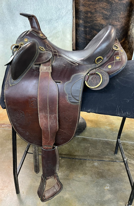 Used Saddle Aussie 15 1/2"