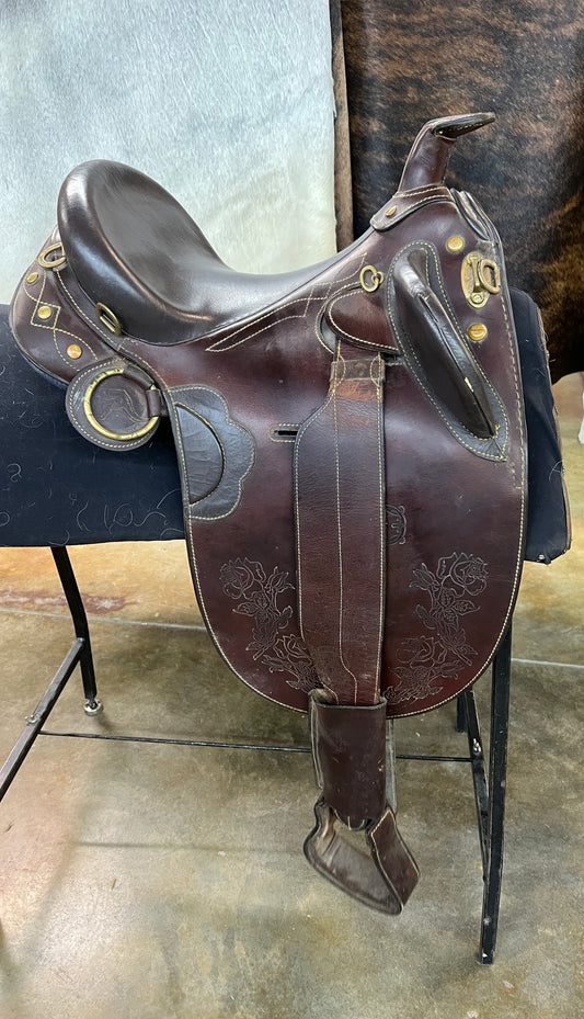 Used Saddle Aussie 15 1/2"