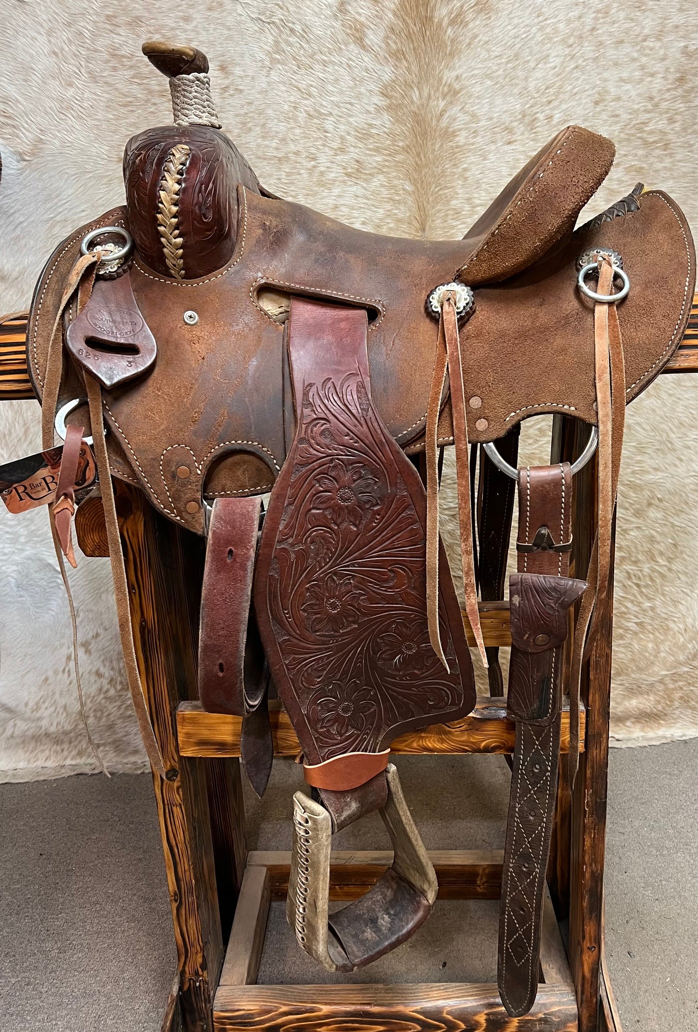 Used P6 Saddle,  13 1/2" Seat Rig, 1/4 Floral Tooled