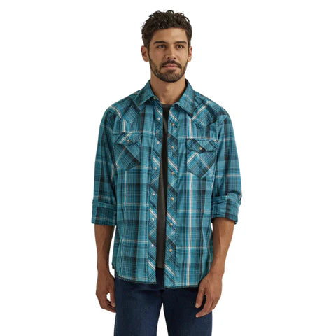 Wrangler Men's Modern Fit Snap Teal Plaid Shirt