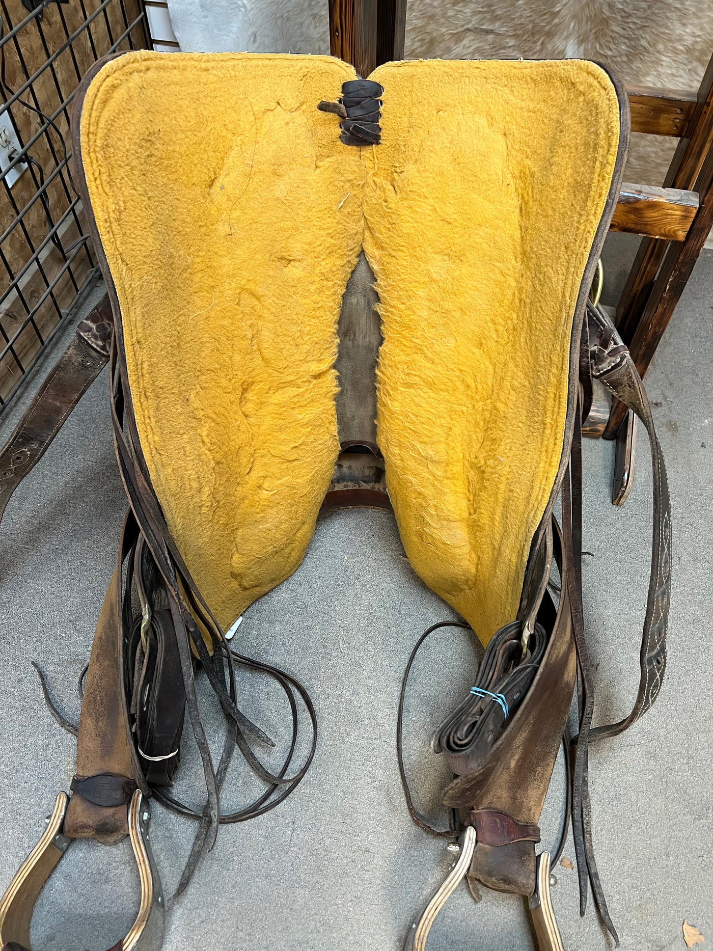 Used R Bar B Seat Rig Rancher, 17"