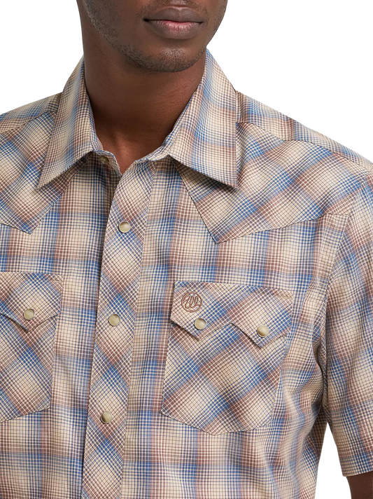 Wrangler Men's Retro Short Sleeve Sawtooth Pocket Western Snap Shirt